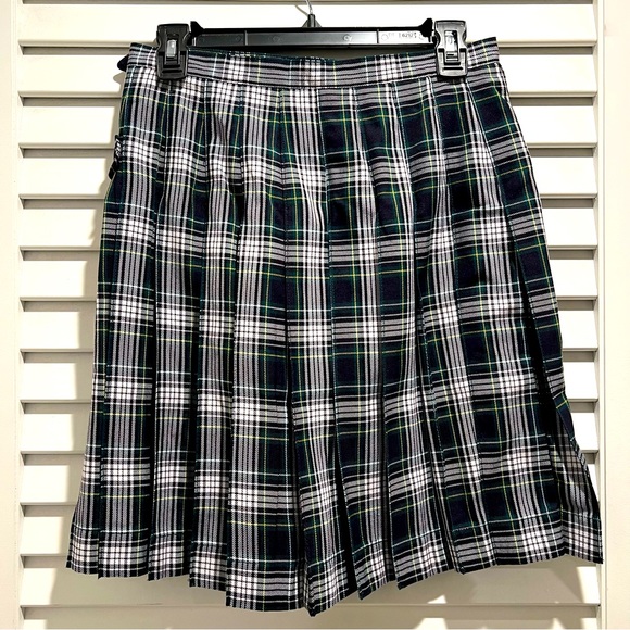 Land’s End Green Plaid Pleated Uniform Skirt - Picture 7 of 12